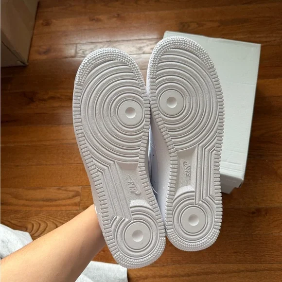 Nike Men's All-White Sneakers - Picture 4 of 4